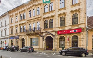 Apartament cu 4 camere – Zona Centrală - Poză 1