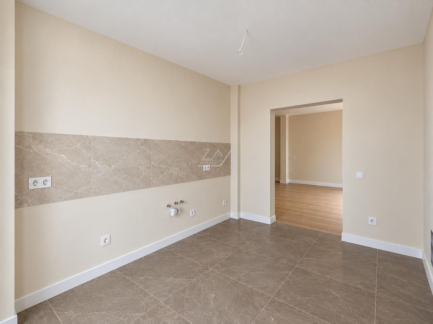 Apartament nou ESO. 3 camere si 2 bai. Bucatarie separata. Etaj intermediar. - Poză 4