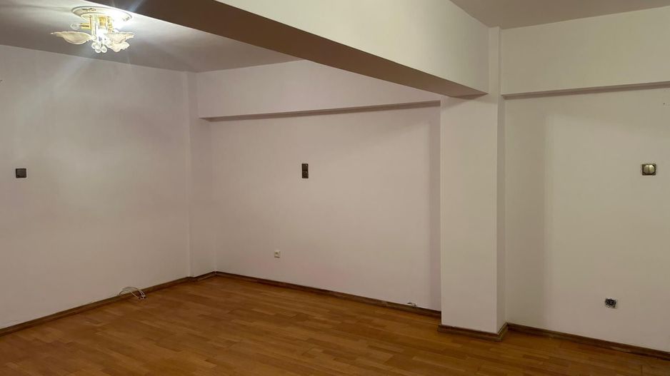 ageuropa.ro vinde apt. cu 4 cam. RENOVAT, 106mp, etaj 1 în zona SOARELUI. - Poză 14