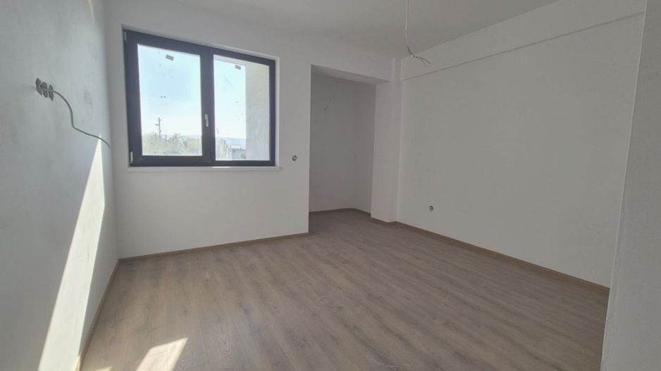 Apartament 2 camere bloc nou Cetate et.1 58 mp. - Poză 3