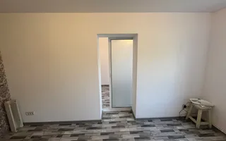 SPAȚU COMERCIAL 34 MP CAMPULUNG VIZAVI DE CENTRU MEDICAL CLUBUL SANATĂȚII - Poză 19