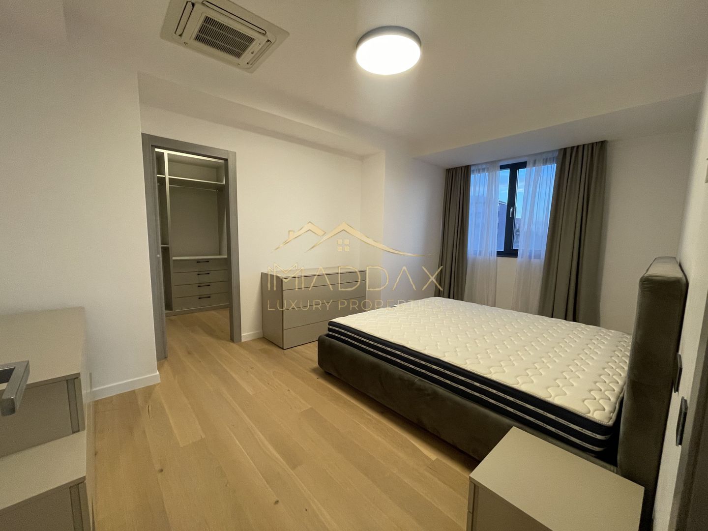 **APARTAMENT ELEGANT** FLOREASCA **CU VEDERE SPECTACULOASA CATRE LAC - Poză 10