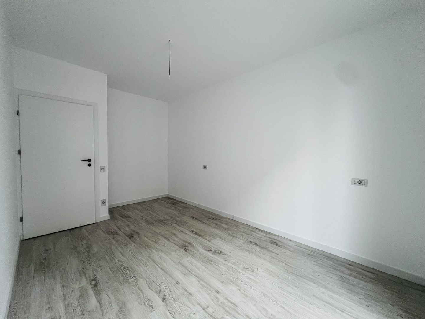 Apartament cu 2 camere si curte   -  Parter   -Zona Torontalului - Poză 6