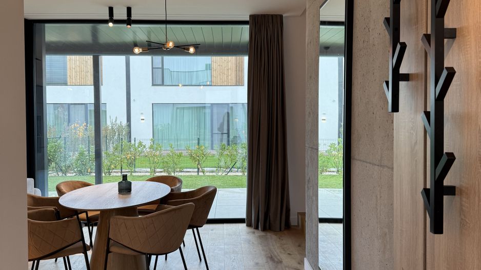 Vila tip UV03 mobilata complet in Amber Forest-prima inchiririere - Poză 16