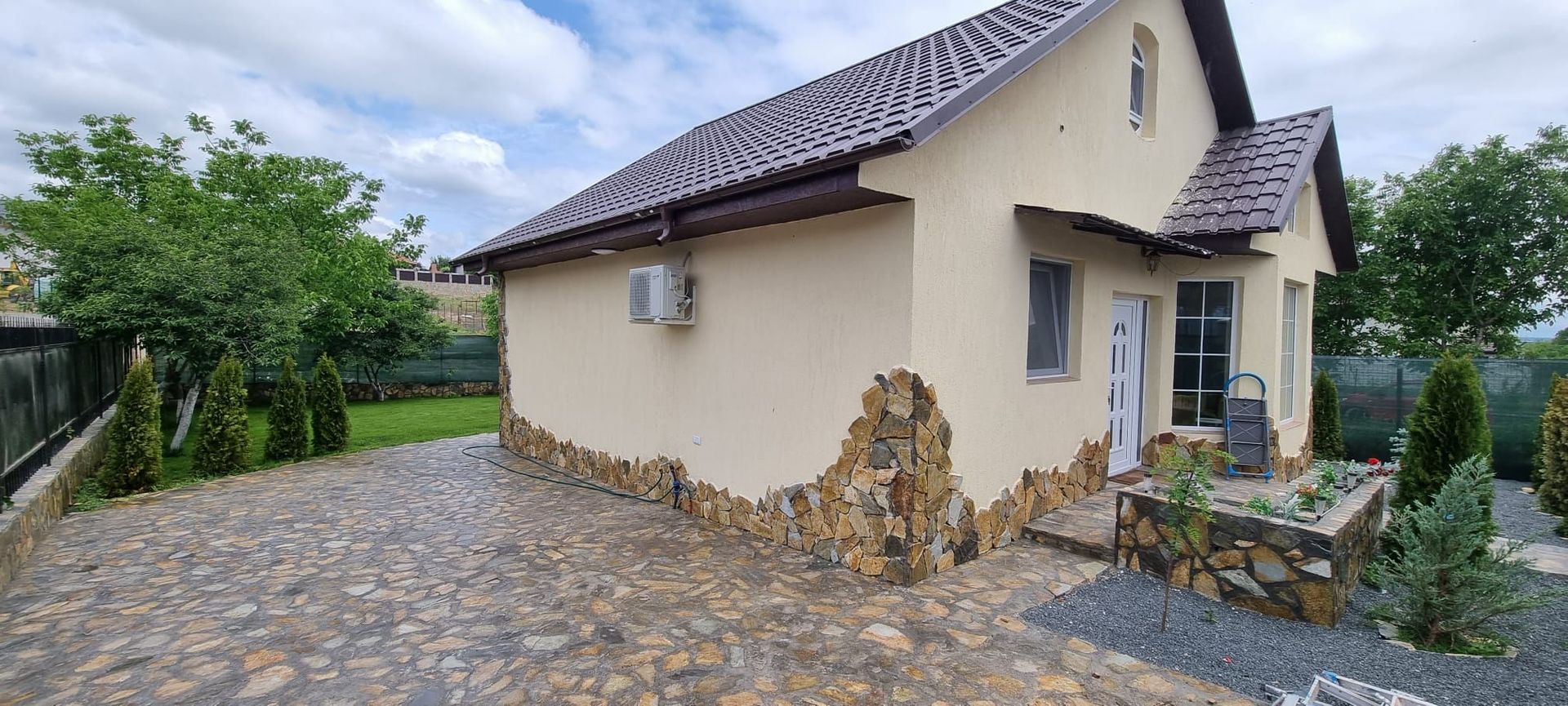 Vila noua, P+M, teren 350 mp - zona Bariera Traian - COMISION 0% - Poză 11