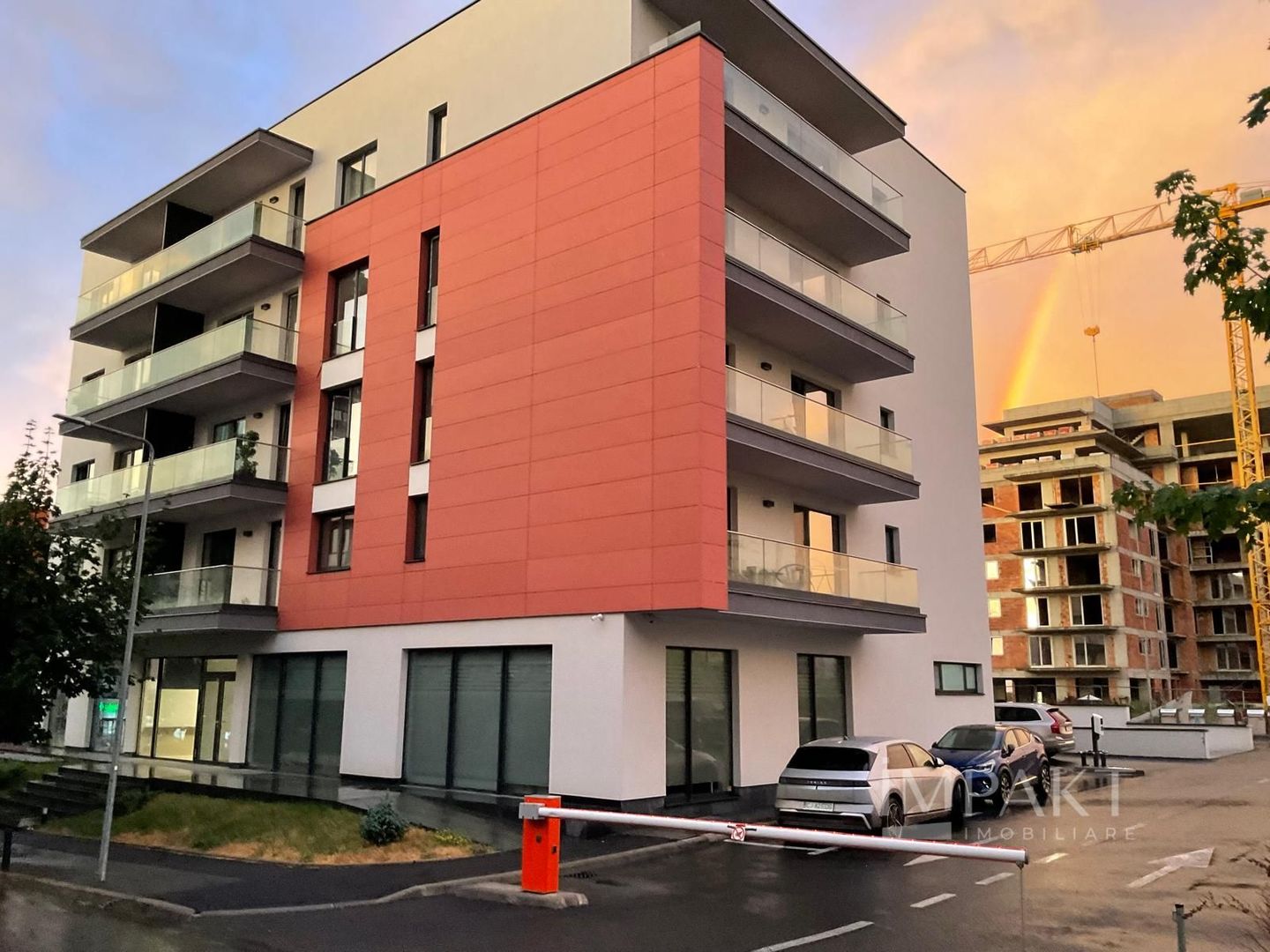 Apartament 3 camere Andrei Muresanu Sud cu CF si parcare subterana - Poză 3