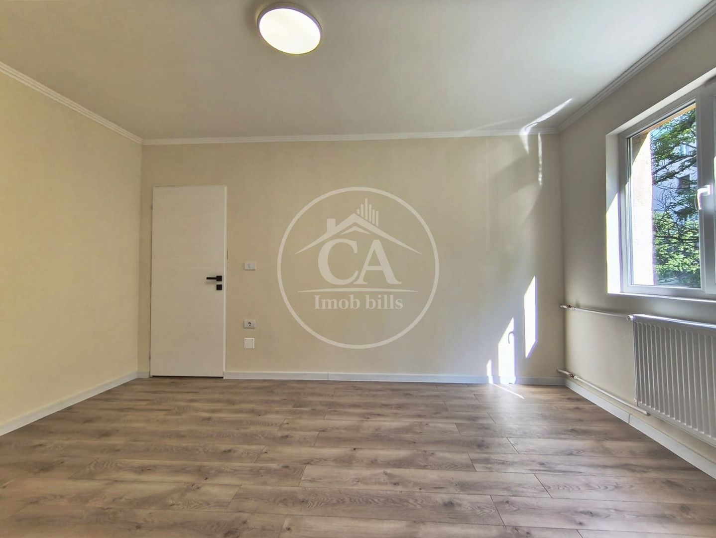 Apartament de vânzare cu 2 camere în zona Rogerius, Oradea - Poză 1