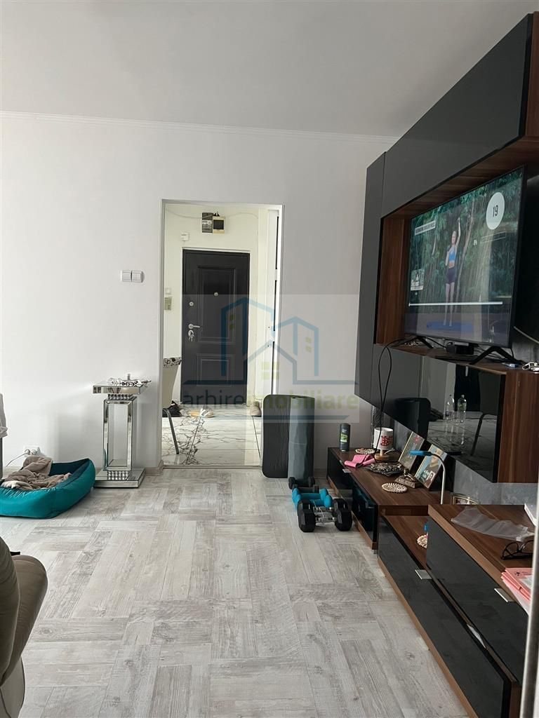 Apartament 3 camere  complet mobilat si utilat   etj 1 din 10  70mp - Poză 1