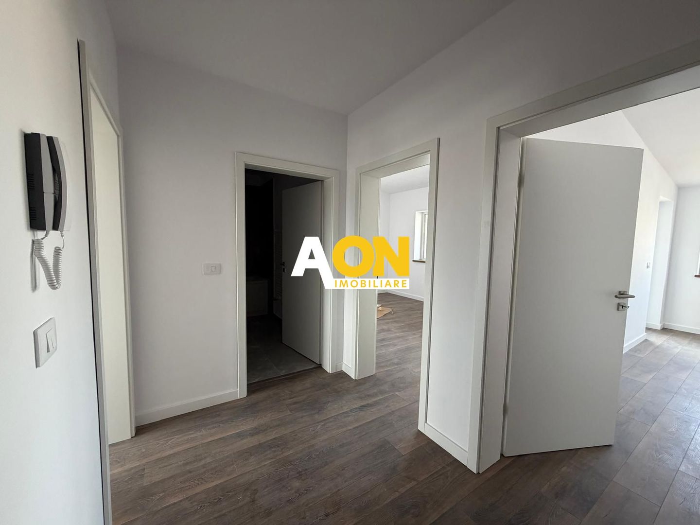 1/2 Duplex 4 Camere, 3 Bai, 2 Balcoane, 431mp Teren - Poză 10