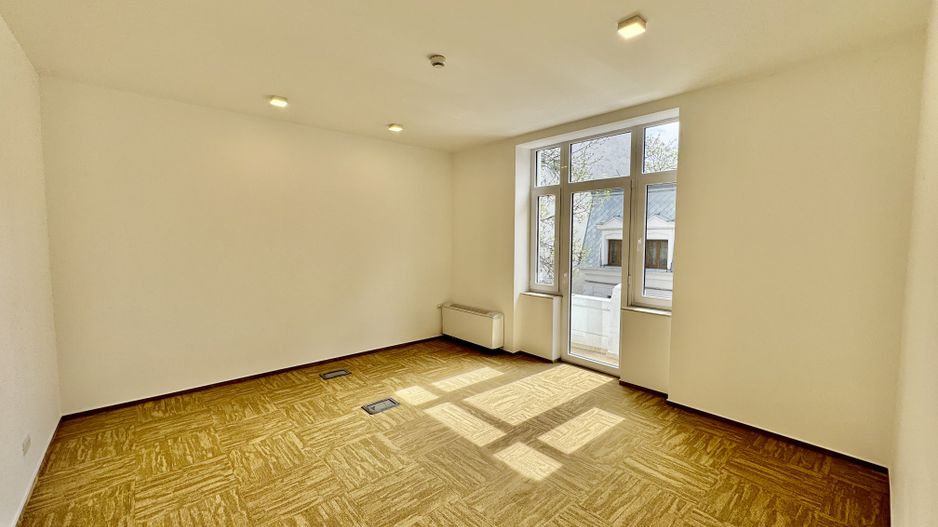 Cladire Brancoveneasca 30 de birouri 1100 mp dubla deschidere - Poză 9