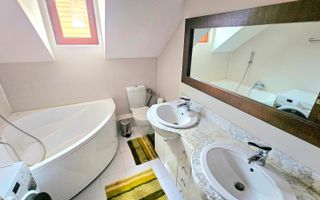 Casa Individuala cu 4 camere si garaj, zona Strand - Poză 7