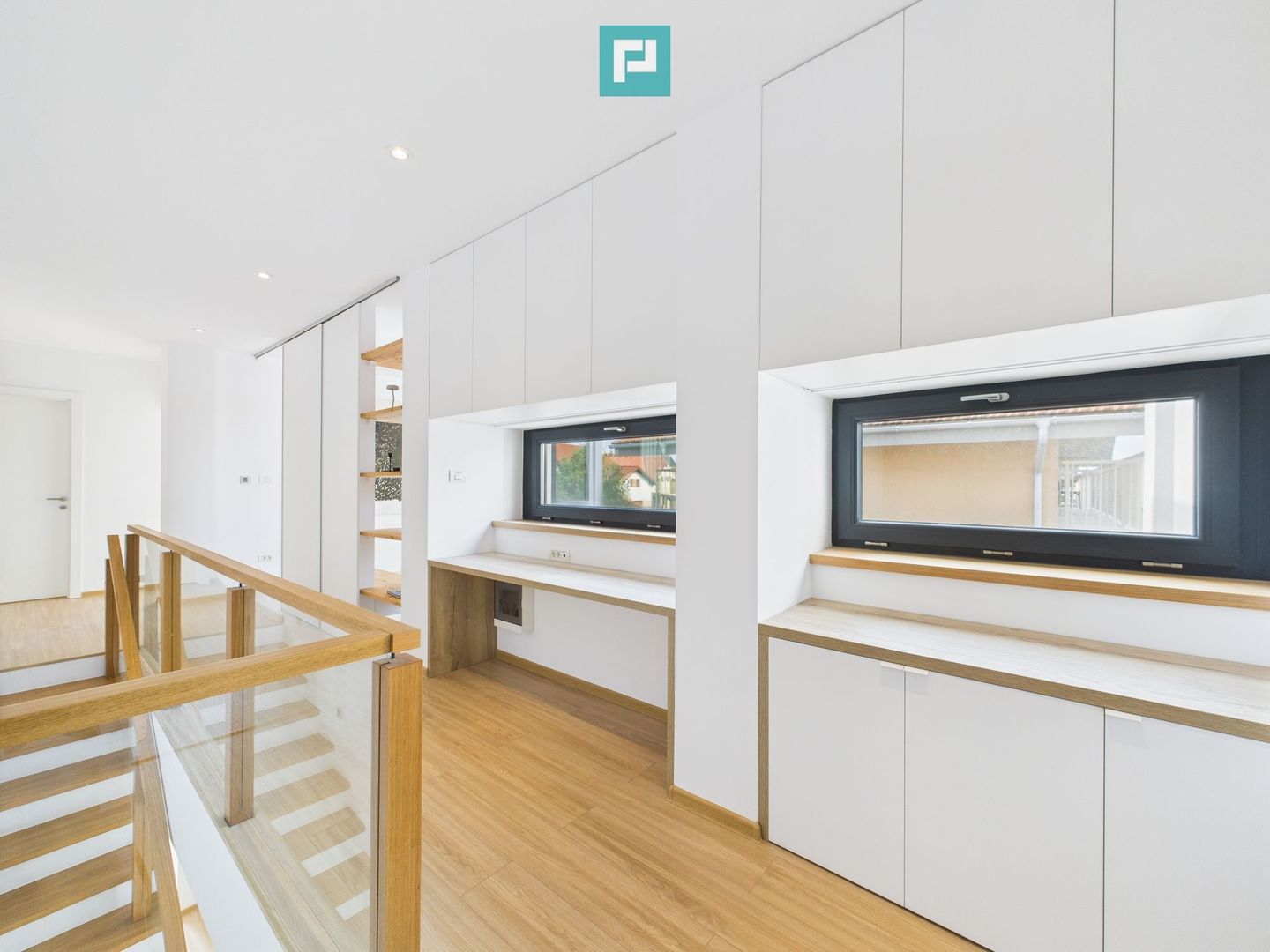 Casă modernă și elegantă, mobilată și utilată - Poză 15