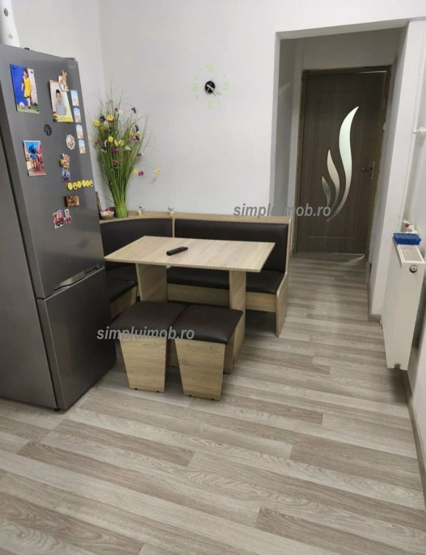 Decomandat renovat 2 camere sector 4 Resita - Poză 3