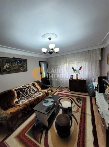 Etaj 2, bloc din 1984 2 camere decomandat zona Zimbru - Poză 1