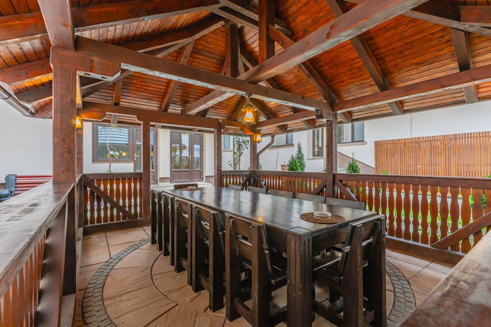 Pensiune Râșnov, 13 camere plus locuință proprietar, zonă Cetate - Poză 52