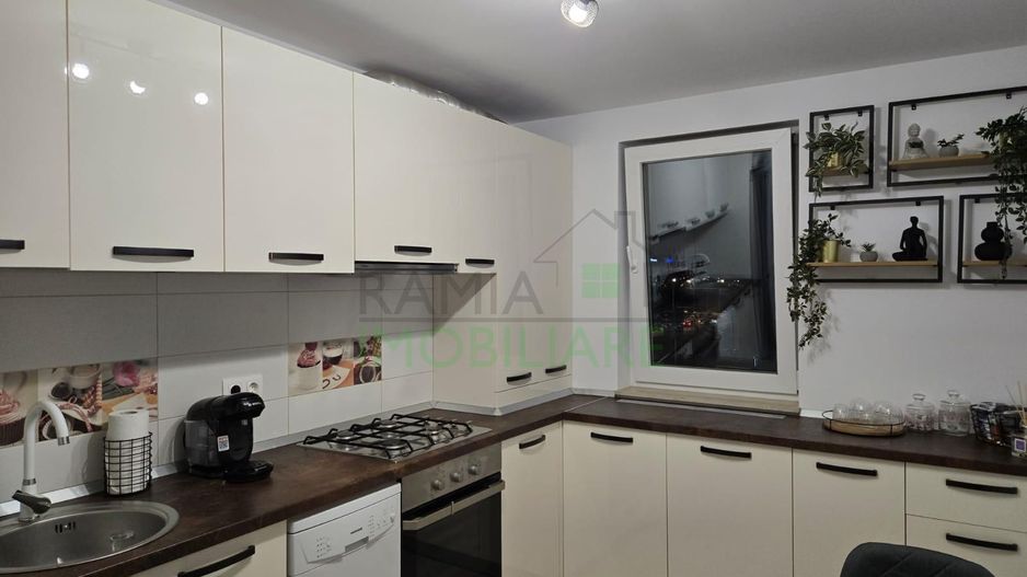 Apartament premium 2 camere, Urban Invest Coresi, Parcare + boxă - Poză 8