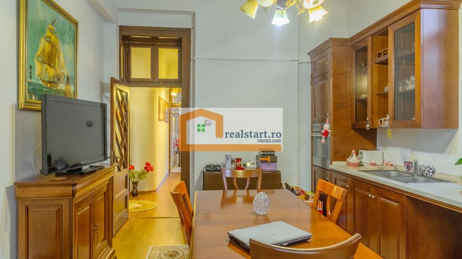 Investitie, 1400mp teren + cladiri, intre parcuri, metrou - Poză 10