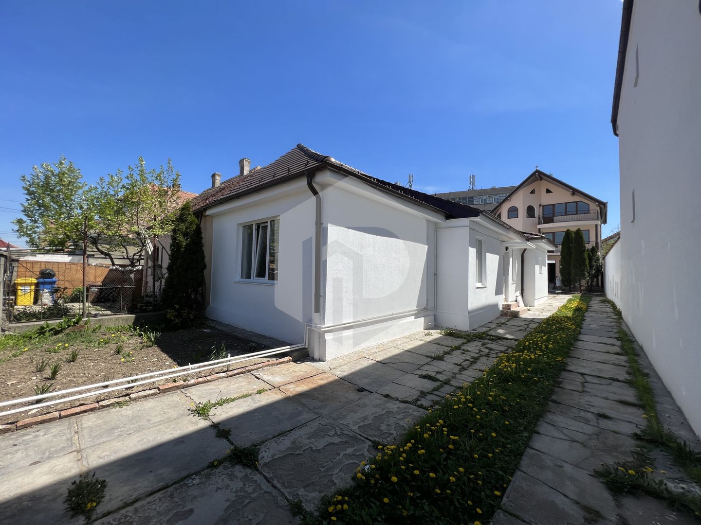 Casa de inchiriat renovata- Zona Moldoveanu- 400 mp - Poză 1