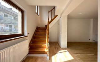 4 camere/ 2 bai / 119 mp/ parcare in curte / zona strazii Bucuresti - Poză 3