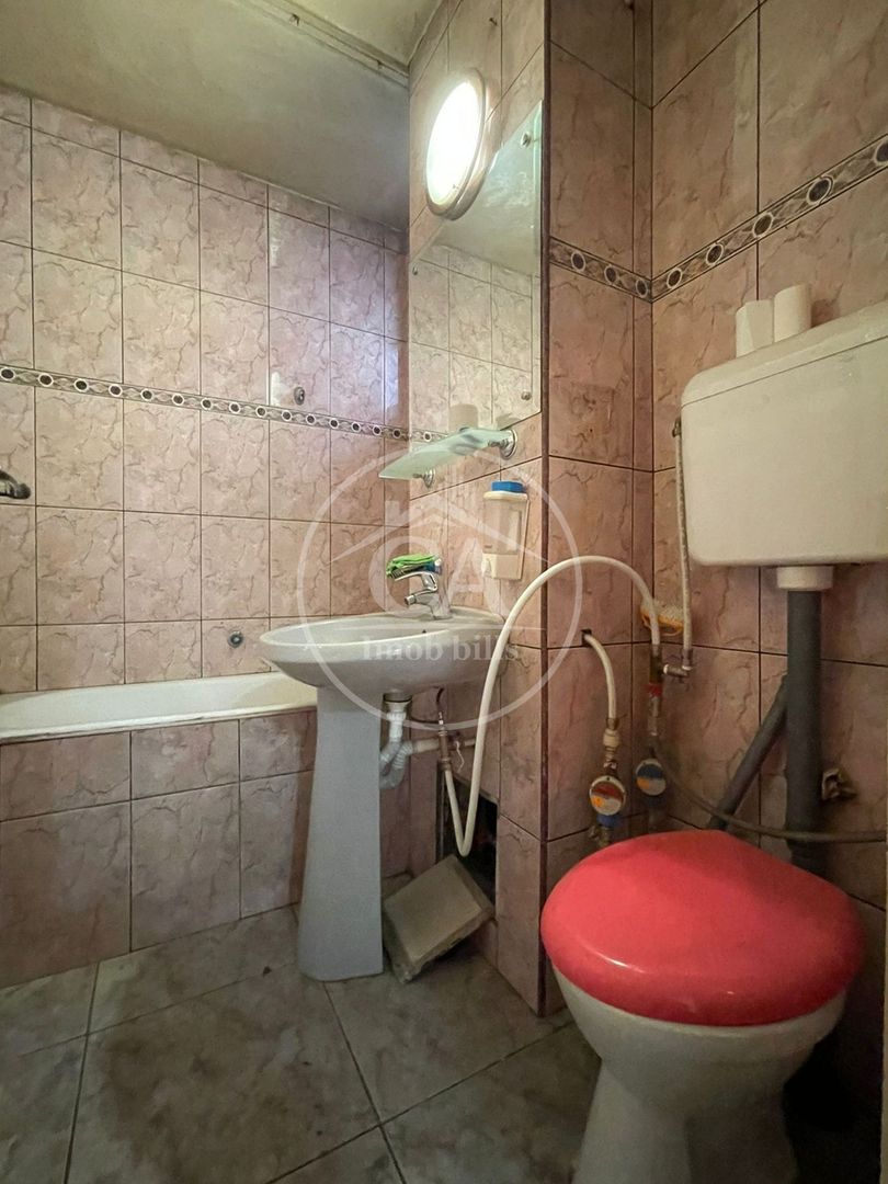 Apartament de vânzare cu 3 camere în zona Nufarul, Oradea - Poză 11