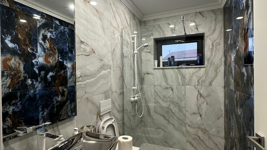 Vila Luxury cu piscina – Selgros Craiova | Comision 0% - Poză 14