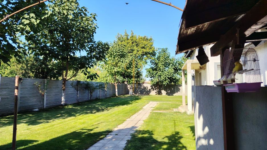 Casă spațioasă în Varias, împărțită în două unități cu acces separat - Poză 15