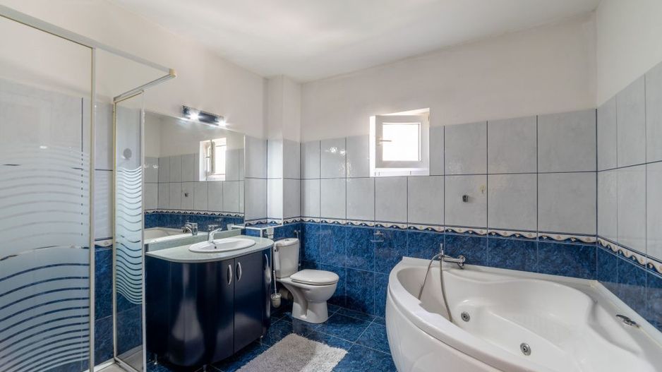 Apartament pe 2 nivele -  6 camere Gavana 3 + 309 mp curte proprie - Poză 19