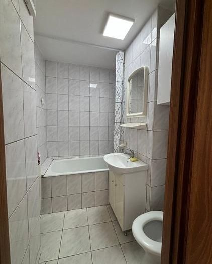 Apartament 2 camere renovat de inchiriat in zona Lujerului - Poză 10