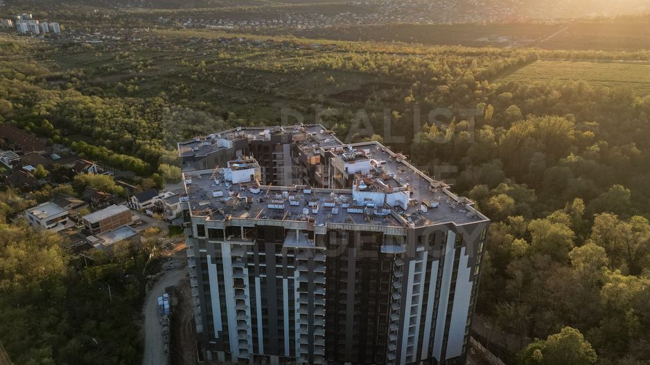 Vânzare, apartament 2 camere + living, str. Grenoble, Botanica - Poză 1