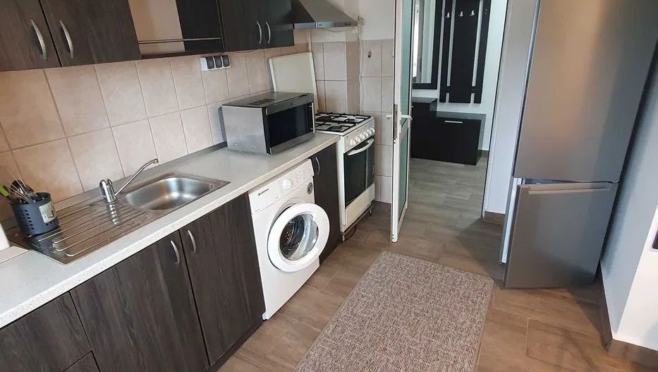 Apartament cu 2 camere - metrou Piața Muncii - Poză 3