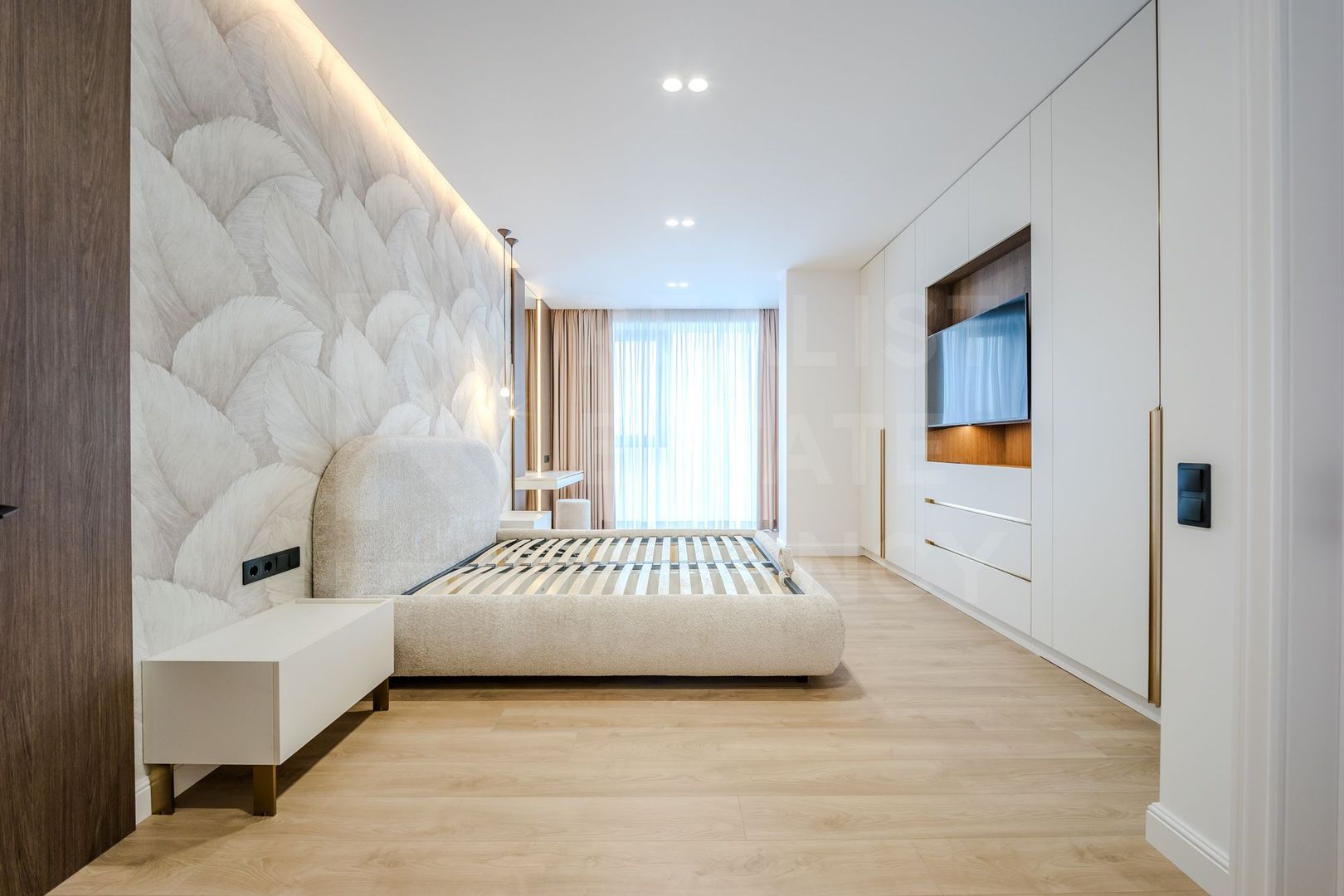Chirie, apartament, 4 camere, Strada Universității, Centru - Poză 13