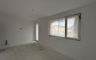 Casa Quadruplex | 3 Camere | 82MPU | Curte 170MP | Balcon - Poză 2