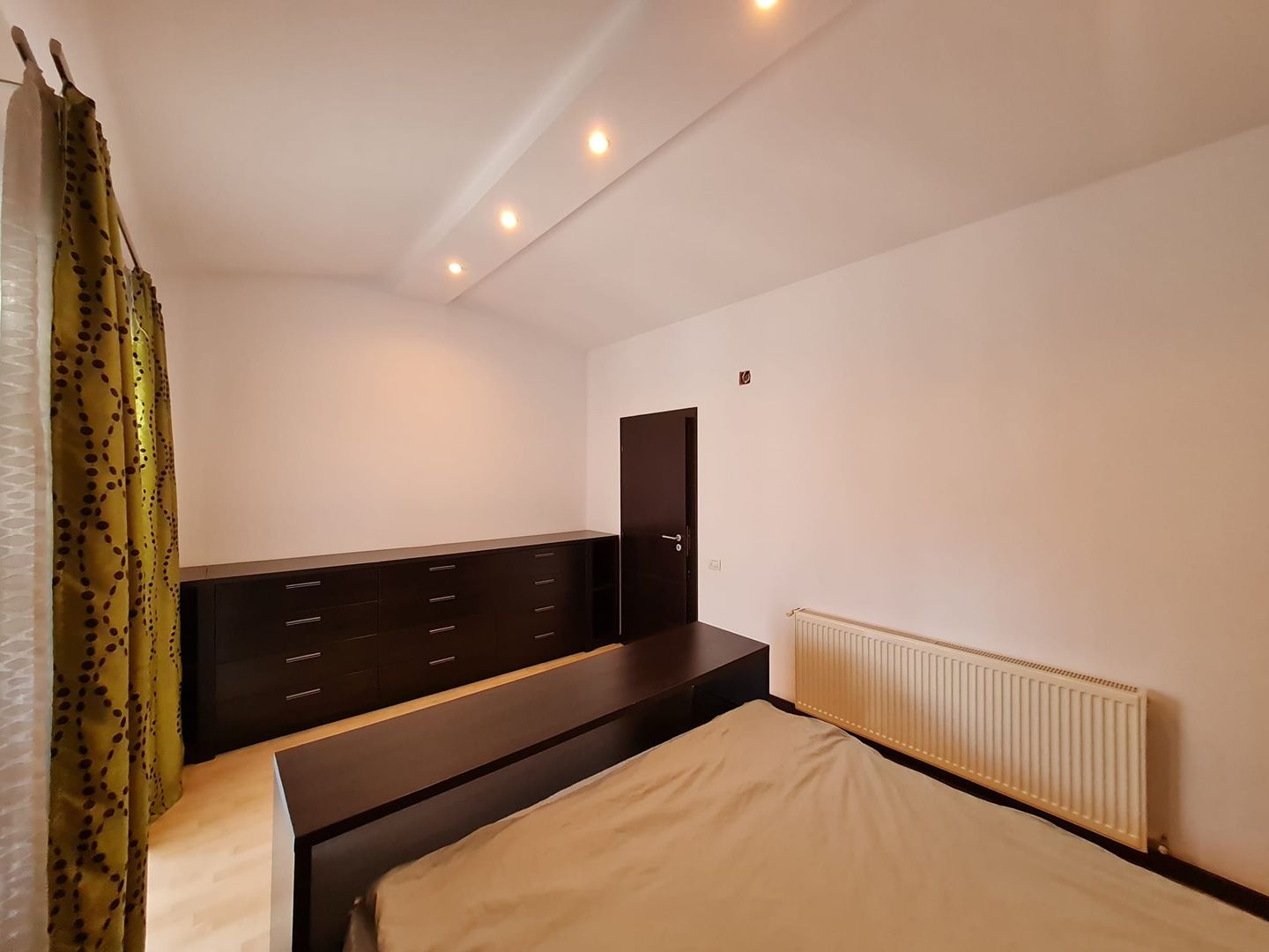 Apartament generos de închiriat zona Lipovei - Poză 4