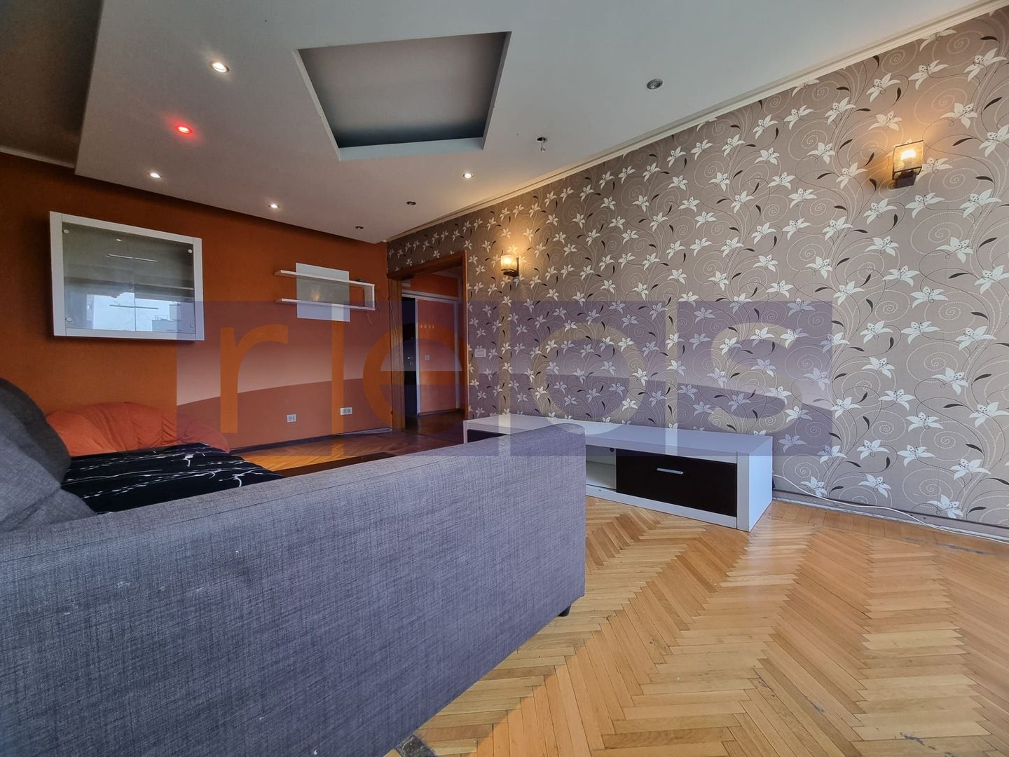 VANZARE 3 CAMERE  DECOMANDAT UNIRII - Poză 4