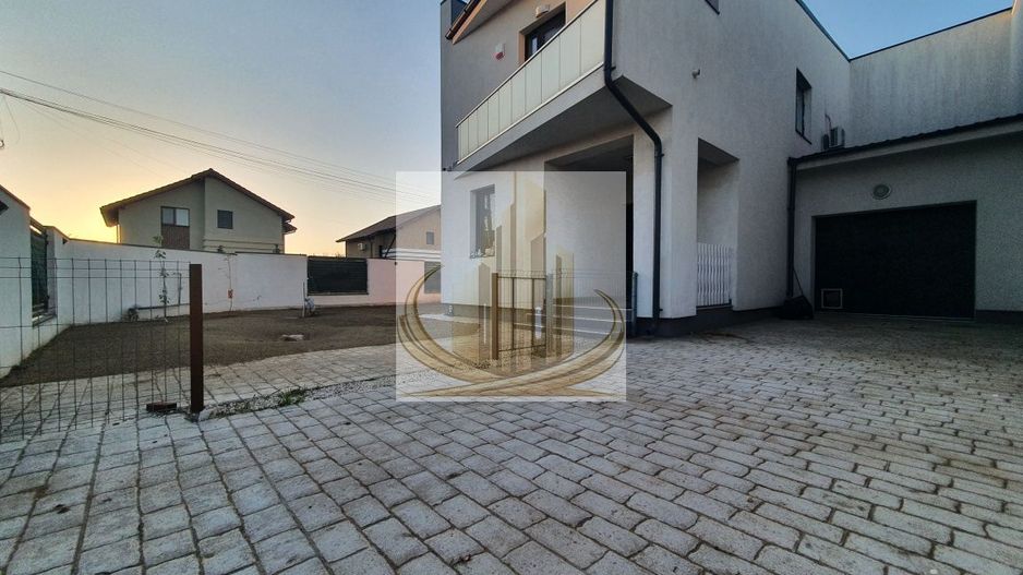 Casă modernă cu teren generos și garaj – Dumbrăvița - Poză 7