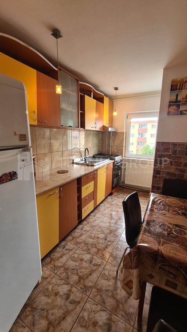 Apartament 3 camere, etaj intermediar, parcare, beci - Astra - Poză 4