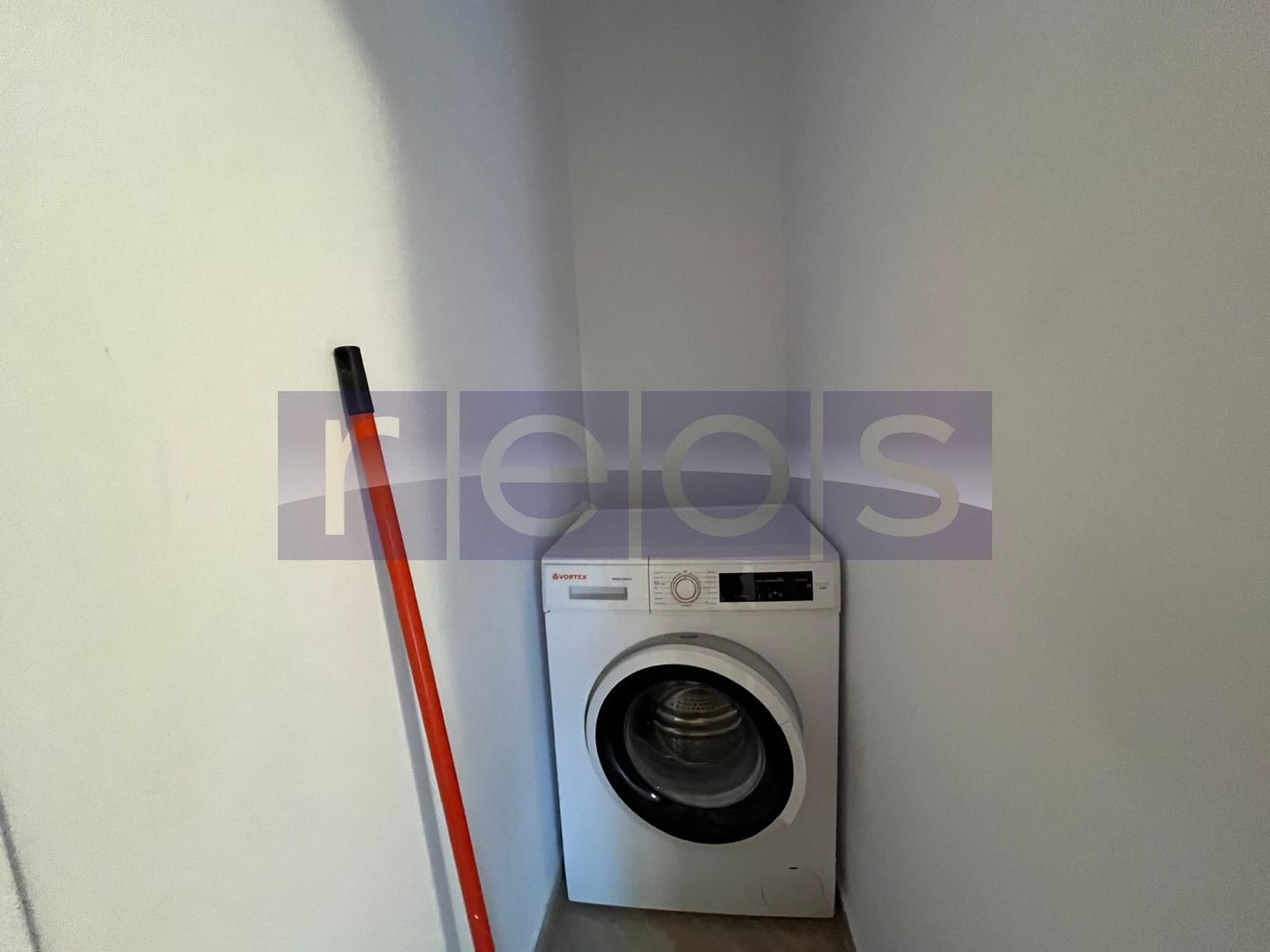 De inchiriat Garsoniera pe Bdul Decebal | 45 mp | nemobilata | - Poză 9