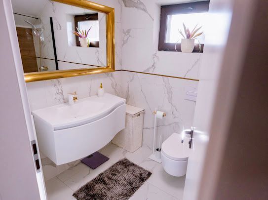 Gata de locuit! Vânzare casa cu 4 camere - Doicesti-Dealul cu Tei - Poză 6