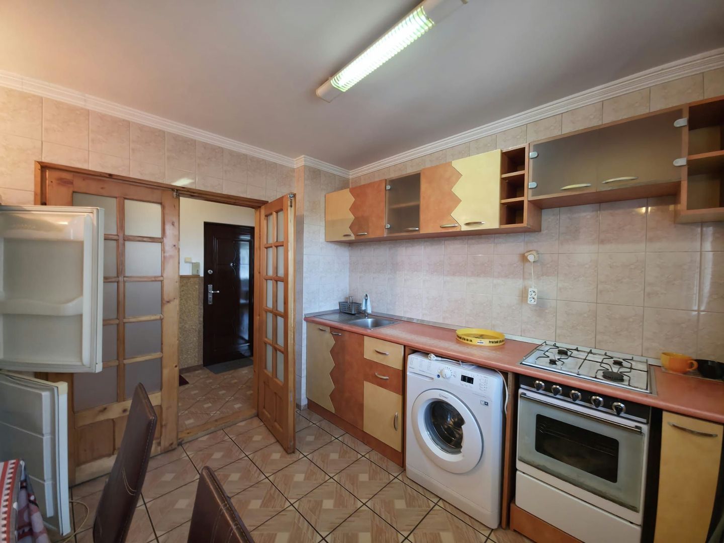 OFERTA! APARTAMENT 2 CAMERE DECOMANDAT BLOC 1980 UVERTURII - Poză 2