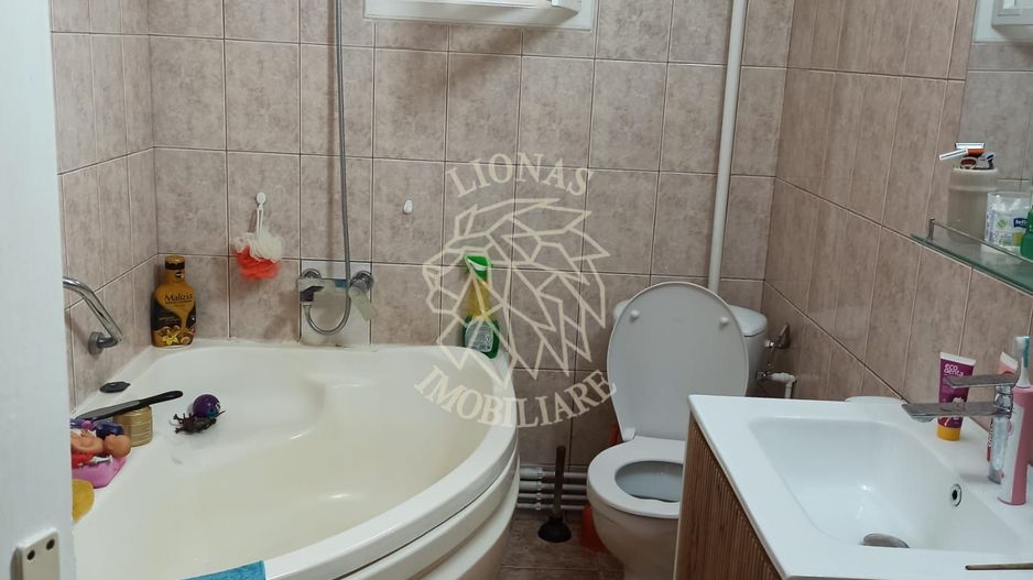 Casa 190 mp-teren 1860 mp-garaj-curte amenajata-Valea Sigmirului - Poză 5