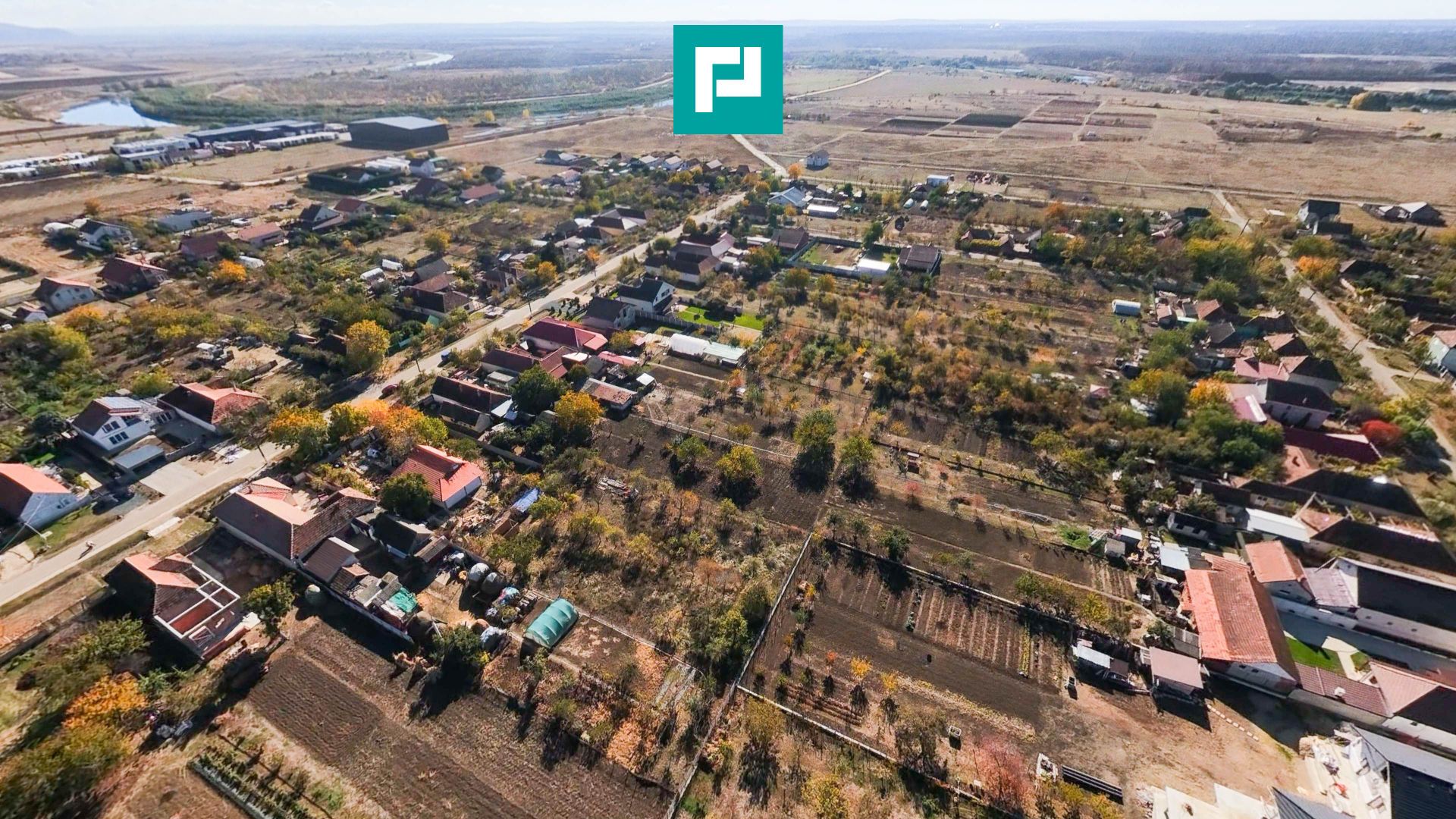 Loc de casă 1.594 mp, front stradal 30 m, Cicir - Poză 9