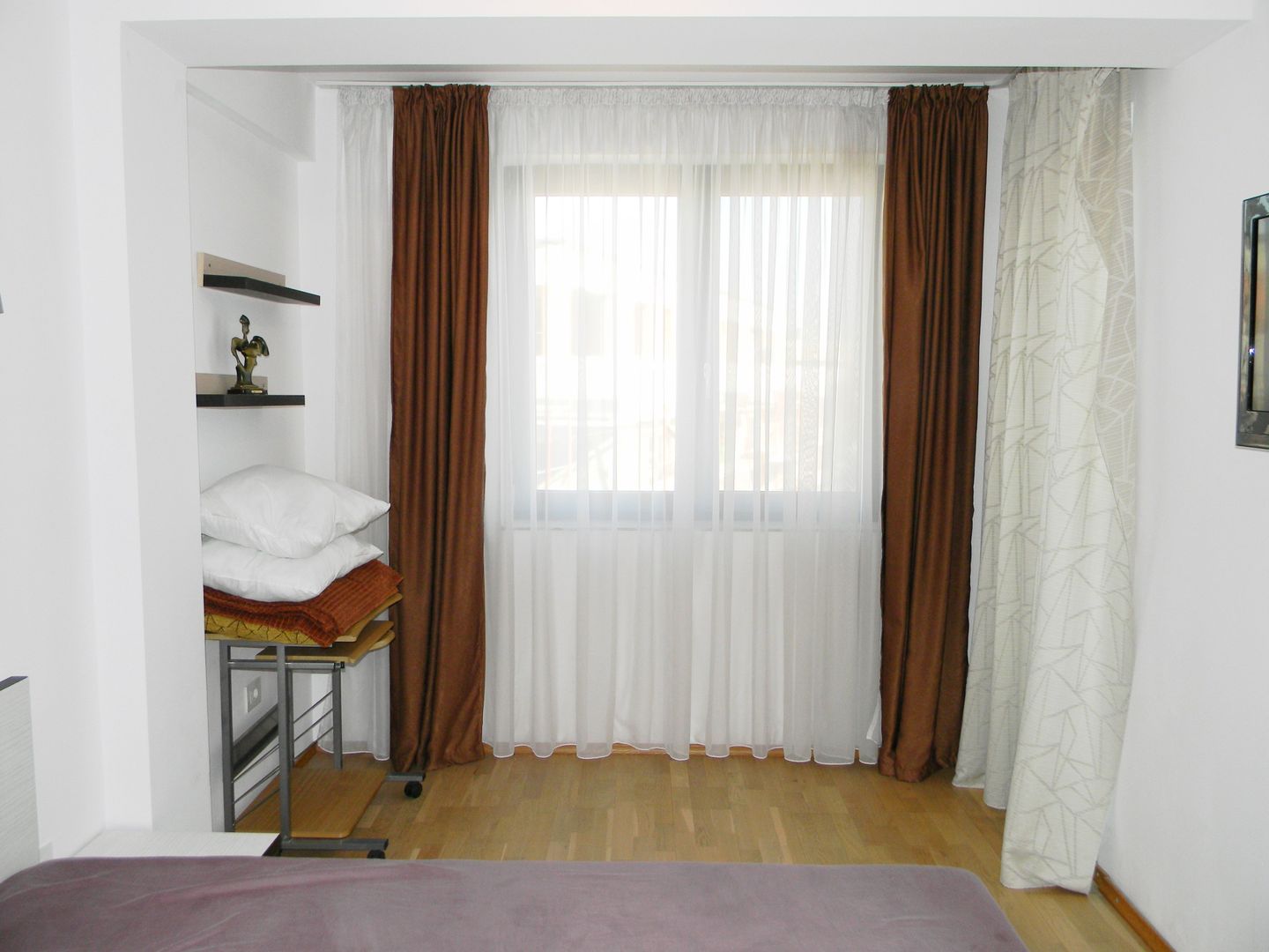 Apartament cu priveliste frumoasa,in bloc nou,zona colinei - Poză 5