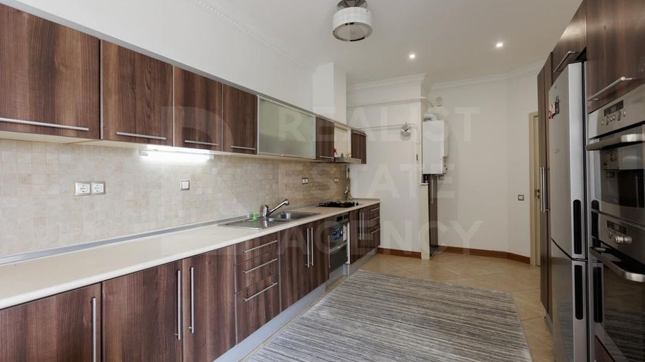 Chirie, apartament, 4 camere, str. Bucureşti, Centru - Poză 1