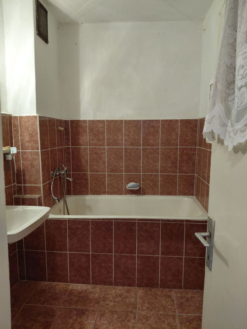 Aprtament 2 cam, Tig 1,et 3 si  un garaj mare langa bloc - Poză 7