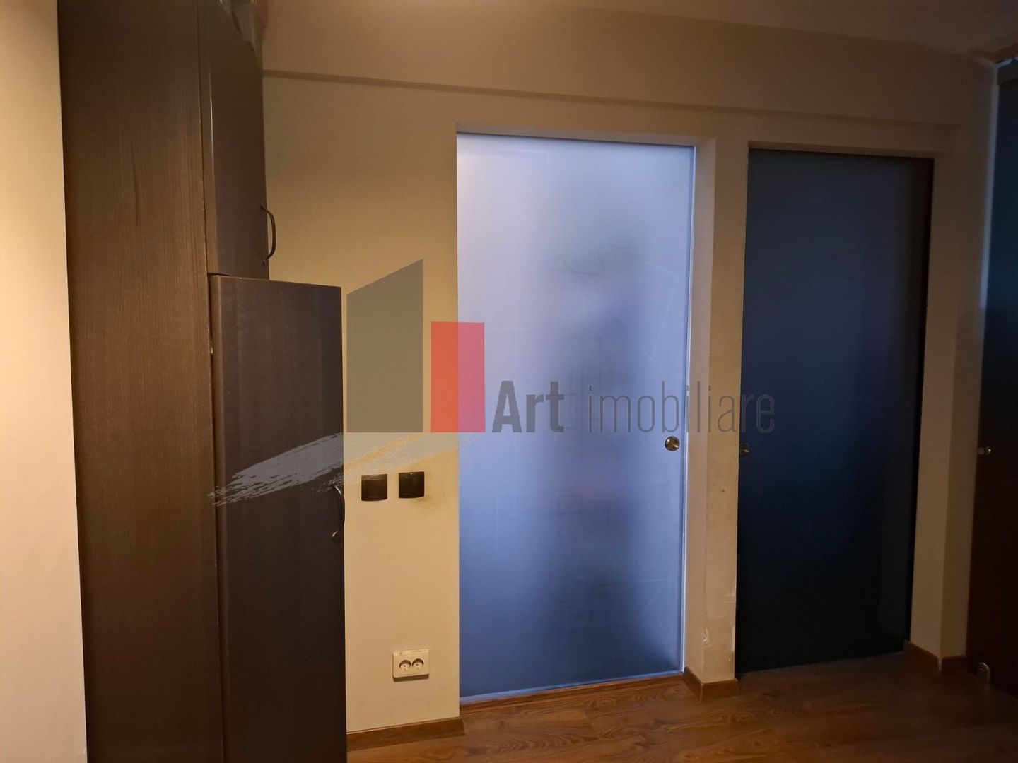 Vânzare apartament 3 camere Obregia - Poză 1