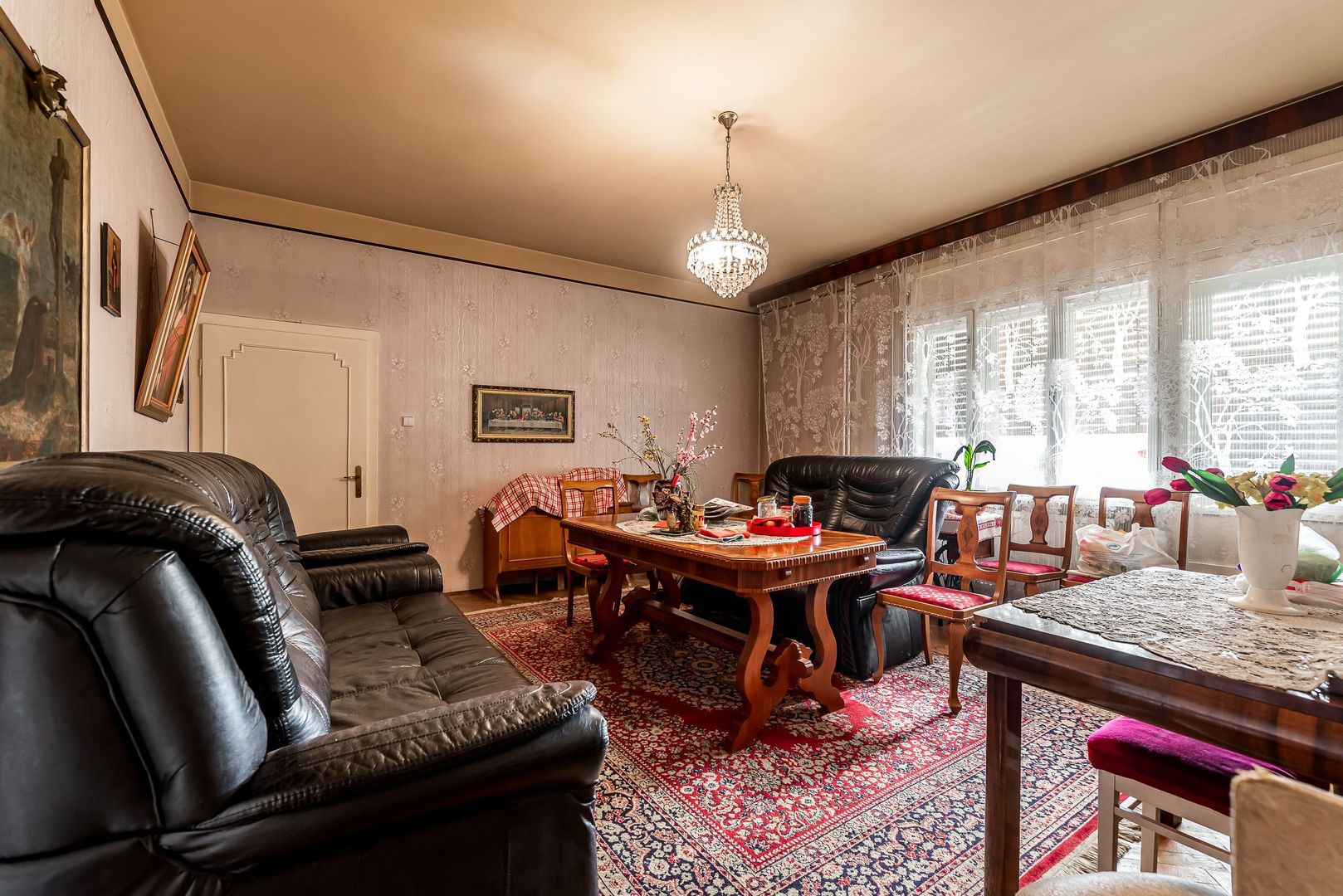 VANDUT! Vilă cu 4 apartamente aproape de centrul Timișoarei - Poză 9
