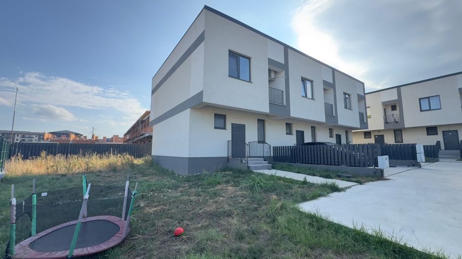 CASA INSIRUITA PIERSICULUI, 4 CAMERE, STATIE STB, BUCATARIE MOBILATA - Poză 1