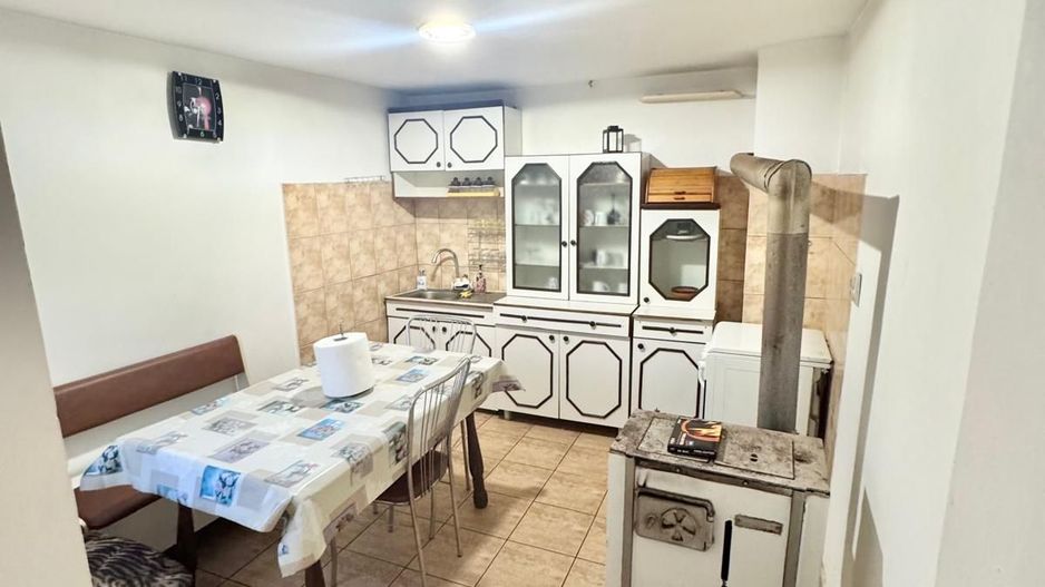 Casă de vânzare – Strada Ramadan - Poză 11