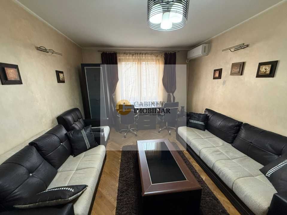 3 camere I Etaj 3 I Piata Romana I 1960 - Poză 1