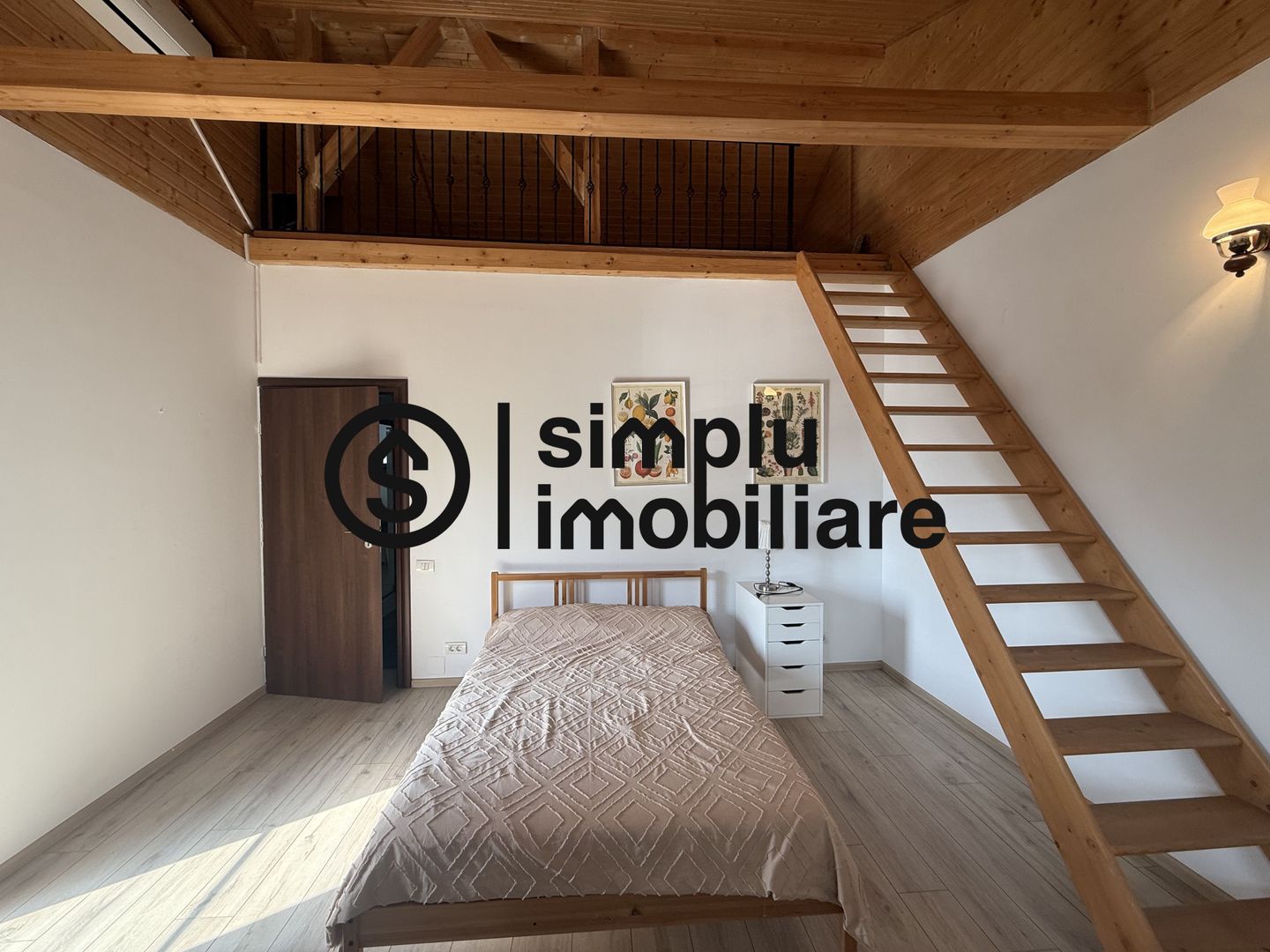 Casa centrala zona Siloz P+M - Poză 9